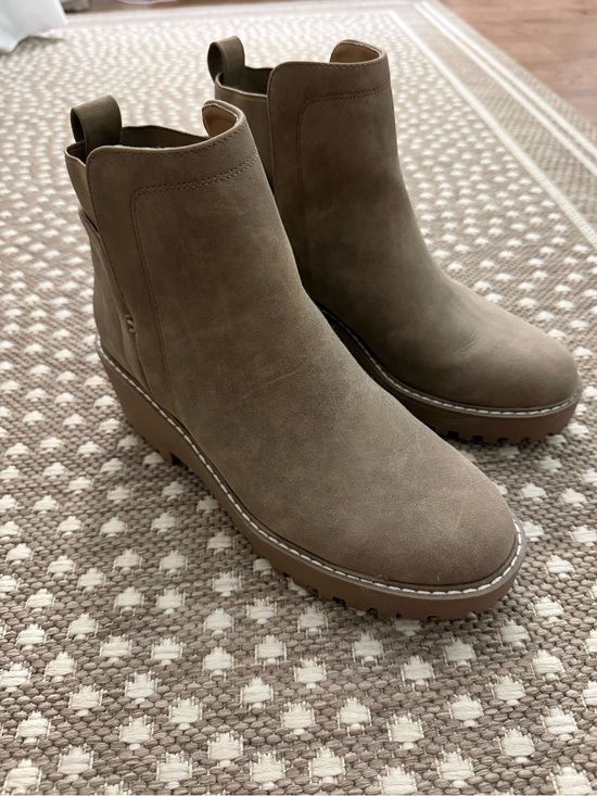 DV by Dolce Vita Shoes - DV Dolce Vita Women’s “Rancher” Taupe Chelsea Lug Ankle Boots, Size 8